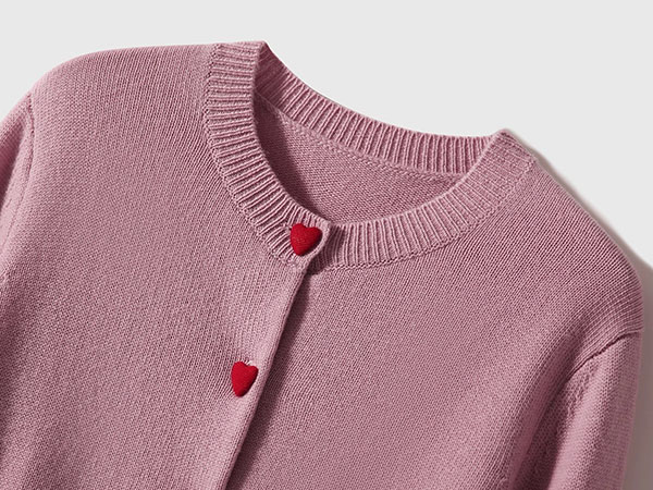 Tips for dealing with stains on Knitted sweaters